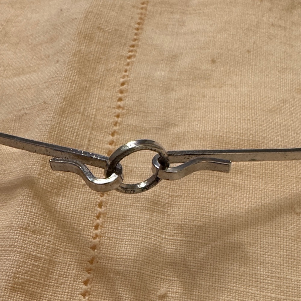 Elegant Silver Necklace - Picture 6 of 8